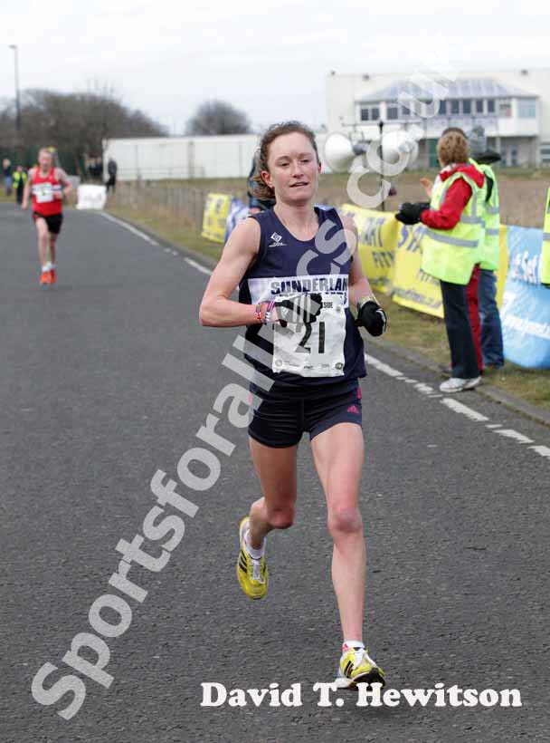 Alyson Dixon (Sunderland Stroller) wins the North Tyneside 10k Road Race.